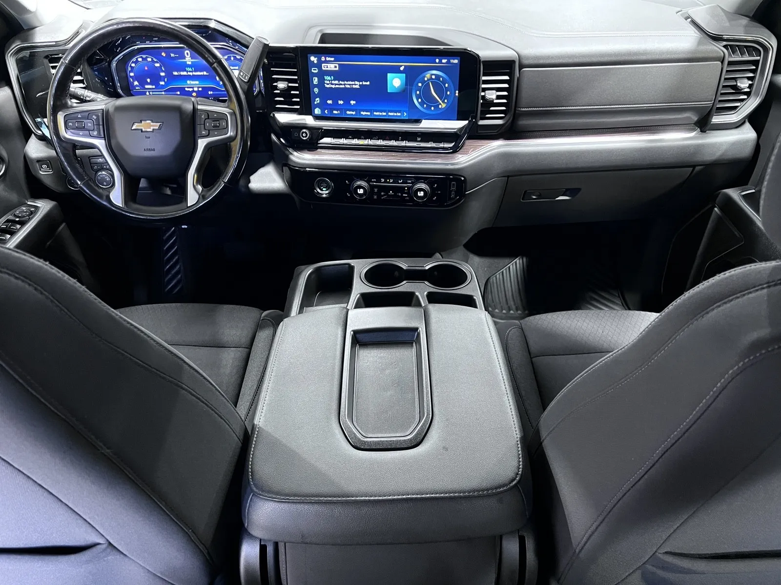 2022 Chevrolet Silverado 1500 LT - Photo 13