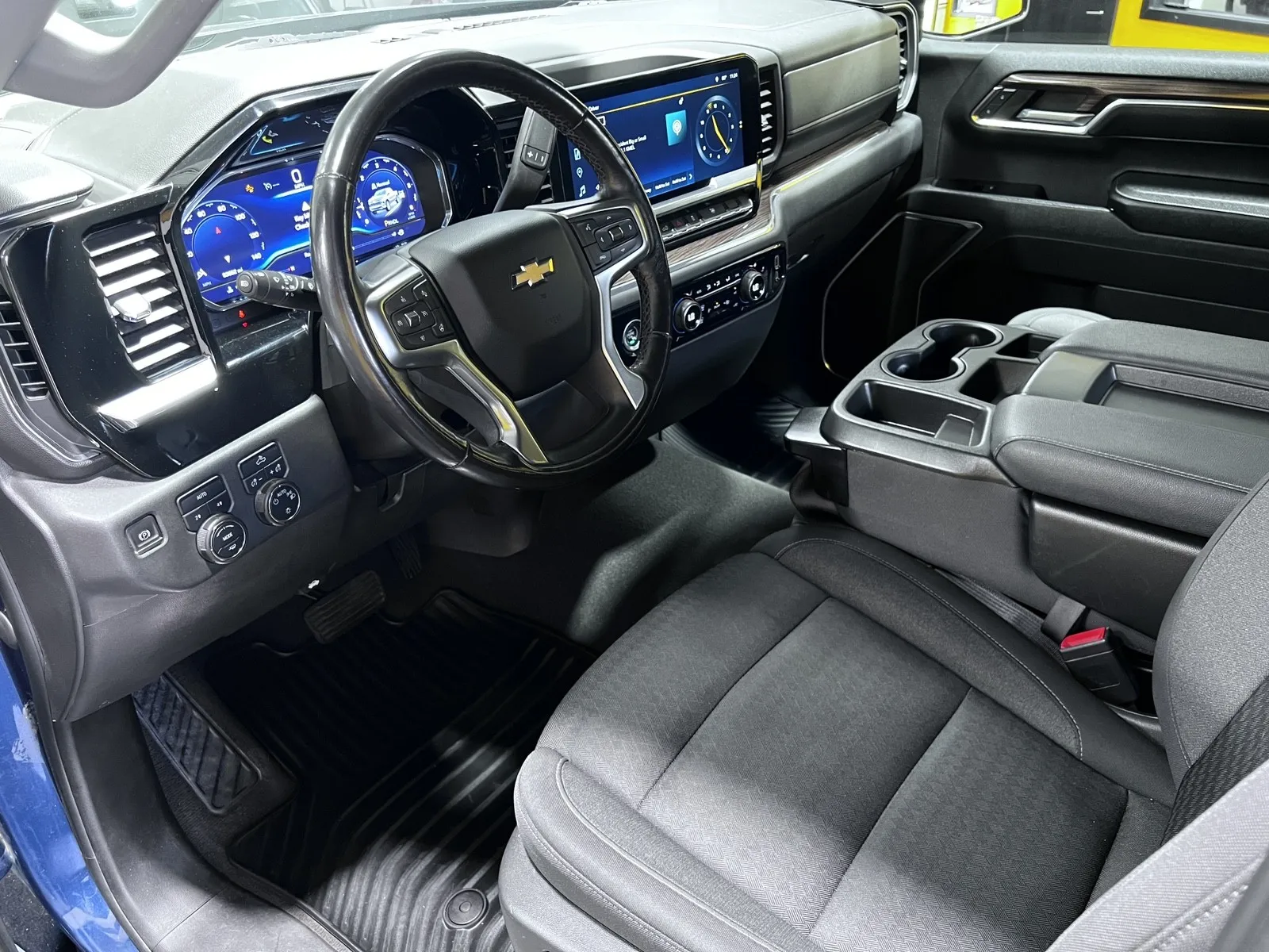 2022 Chevrolet Silverado 1500 LT - Photo 14