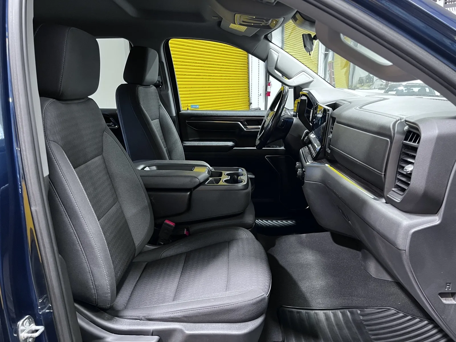 2022 Chevrolet Silverado 1500 LT - Photo 17