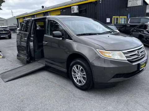 More photos of 2011 Honda Odyssey EX-L at Marin Imports, CA