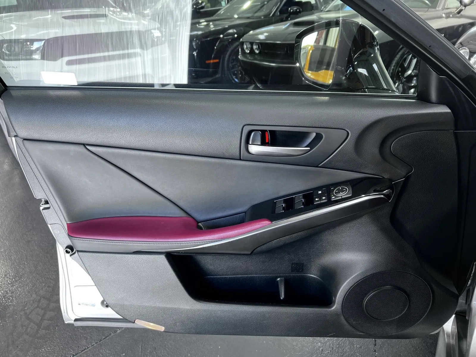 Lexus IS photo 26