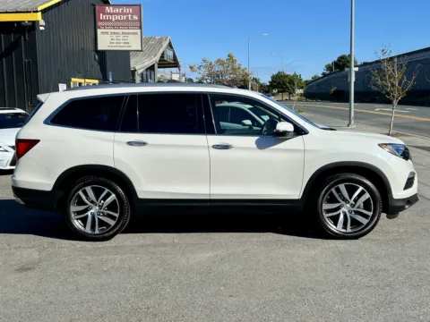 More photos of 2017 Honda Pilot Elite at Marin Imports, CA