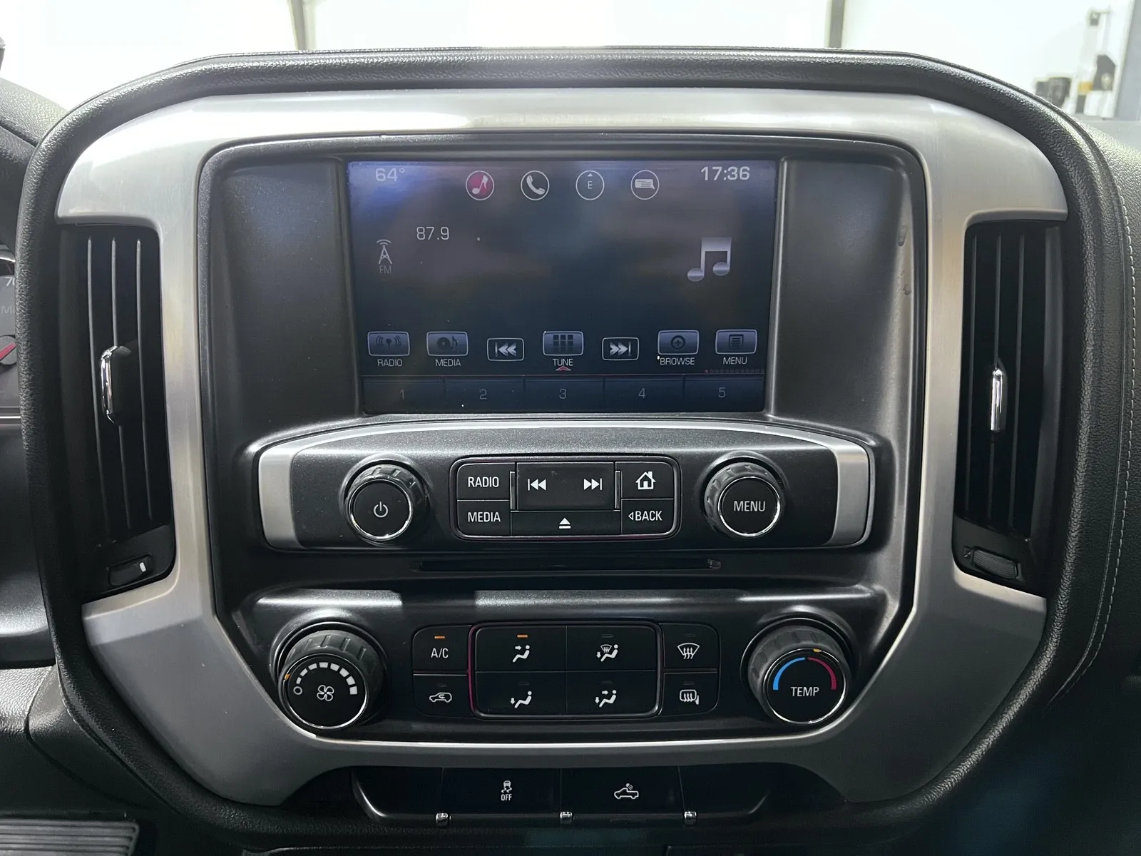 GMC Sierra photo 17
