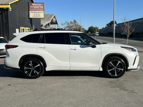 More photos of 2022 Toyota Highlander XSE at Marin Imports, CA