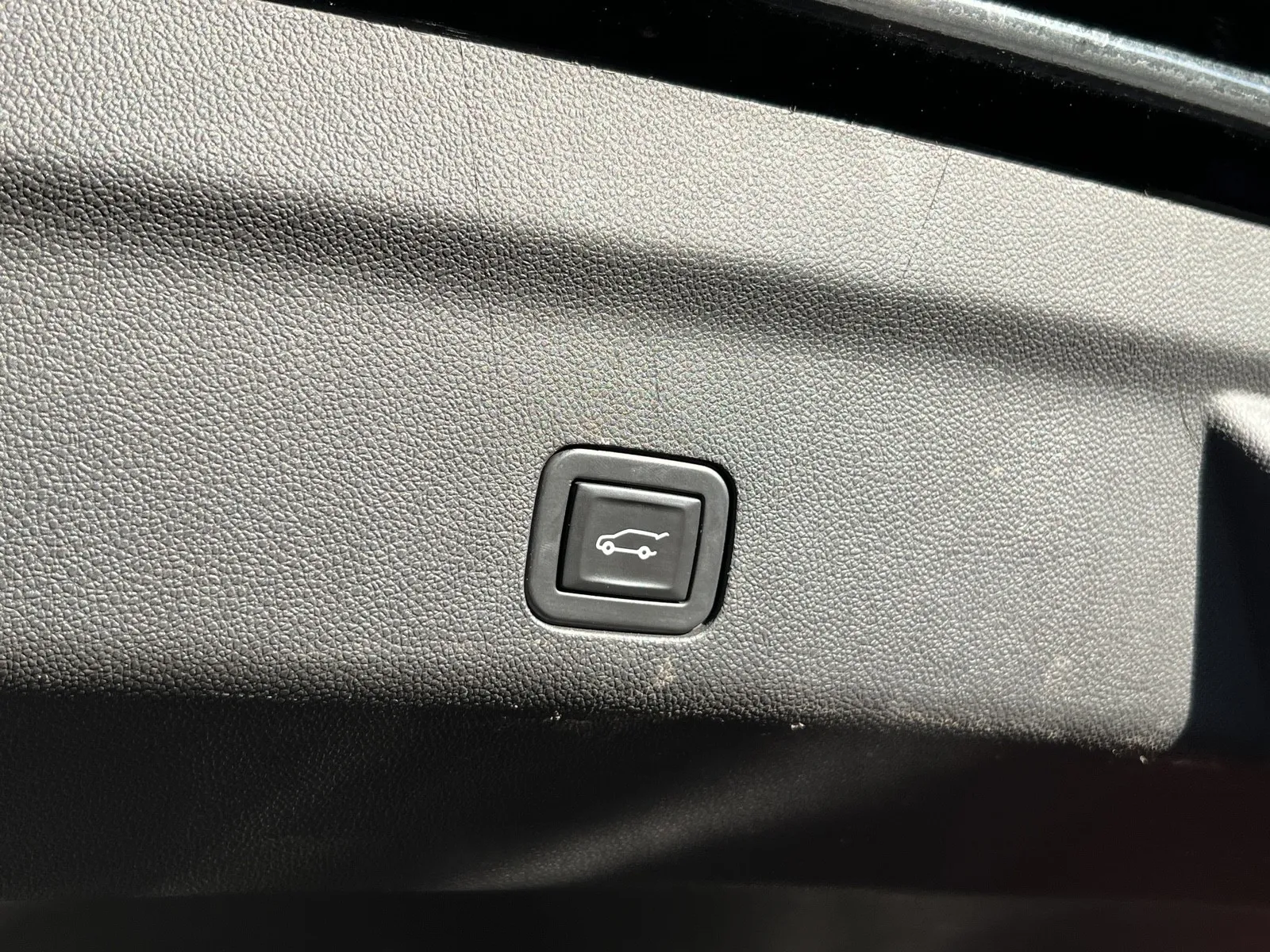 Cadillac Escalade ESV photo 33