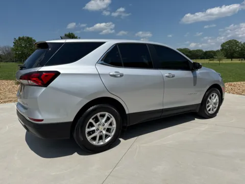 More photos of 2022 CHEVROLET EQUINOX LT at Banks Motors LLC, MO