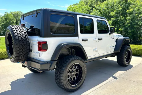 More photos of 2022 JEEP WRANGLER UNLIMI RUBICON 4XE at Banks Motors LLC, MO