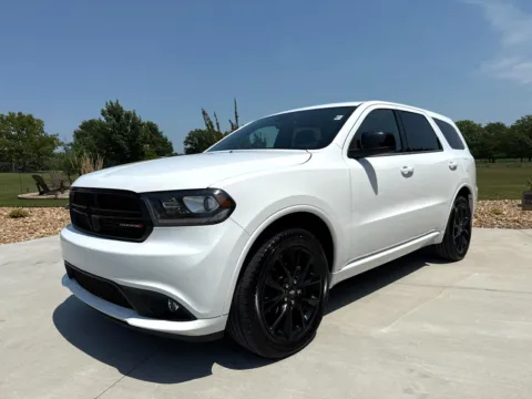 White 2019 DODGE DURANGO SXT for sale in Clinton, MO