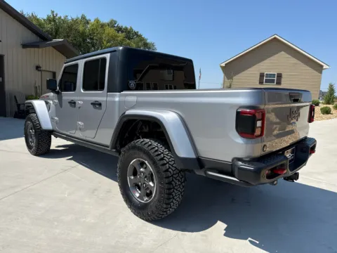More photos of 2020 Jeep Gladiator Rubicon Pickup 4D 5 ft at Banks Motors LLC, MO