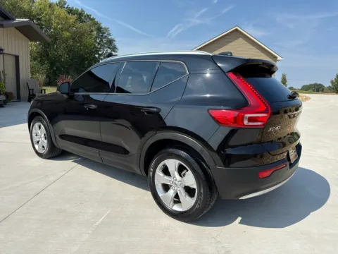 Another view of 2020 VOLVO XC40 T5 MOMENTUM for sale in Clinton, MO at Banks Motors LLC
