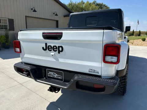 More photos of 2021 JEEP GLADIATOR SPORT at Banks Motors LLC, MO