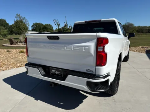 More photos of 2022 Chevrolet Silverado 1500 Crew Cab RST Pickup 4D 5 3/4 ft at Banks Motors LLC, MO