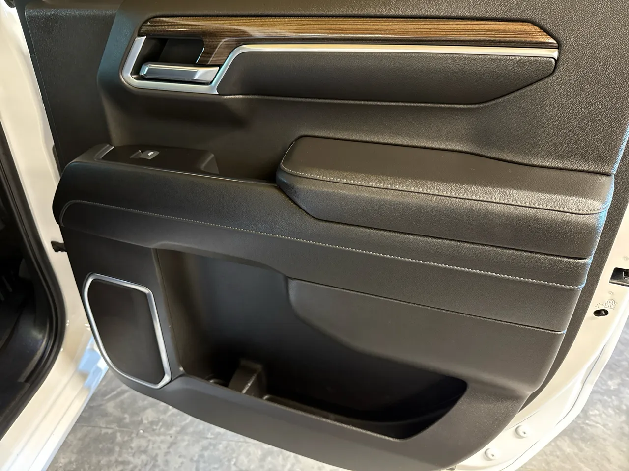 2022 Chevrolet Silverado 1500 RST - Photo 35