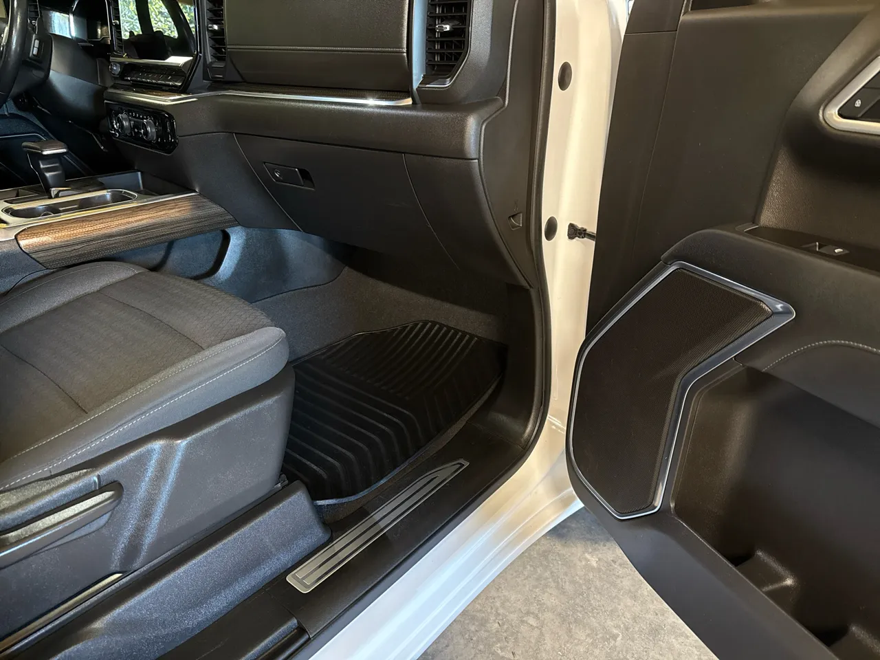 2022 Chevrolet Silverado 1500 RST - Photo 15