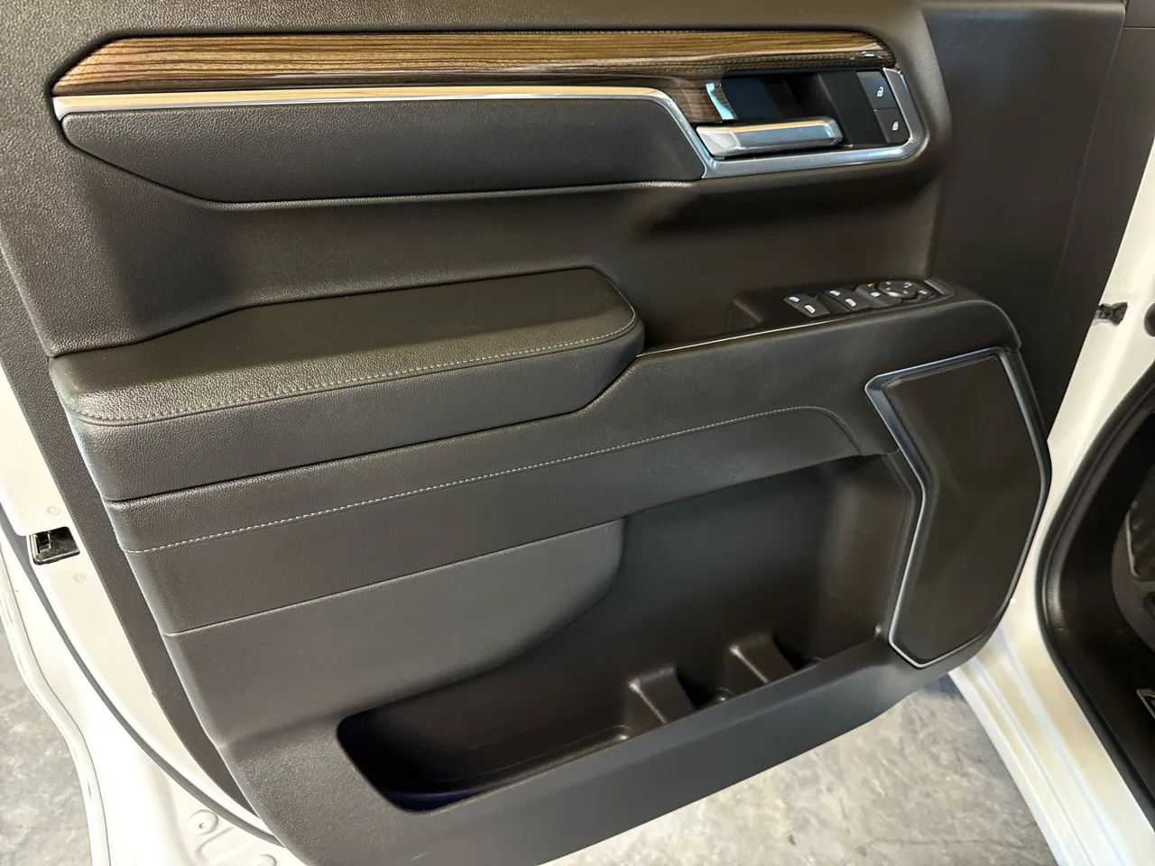 2022 Chevrolet Silverado 1500 RST - Photo 38