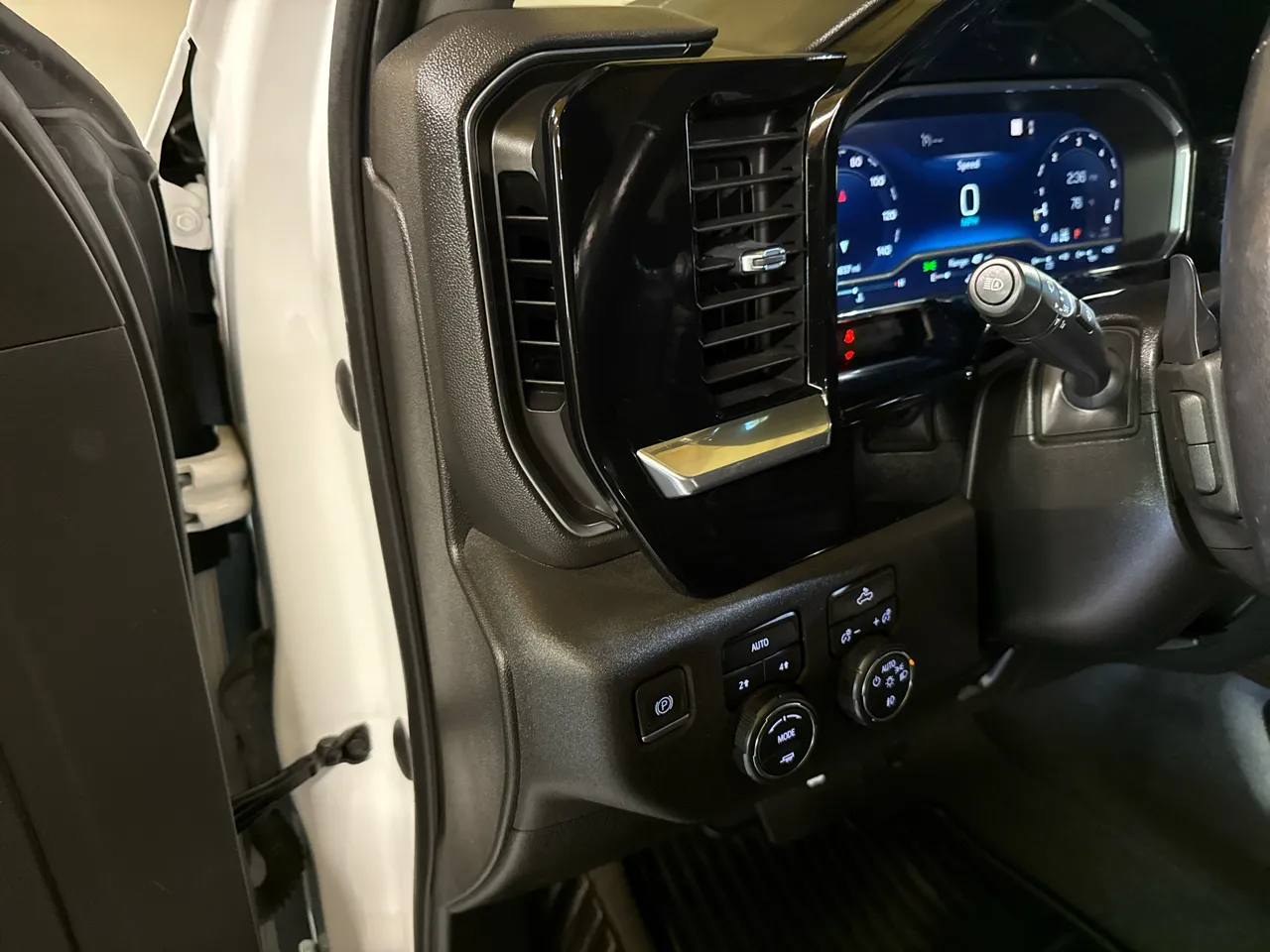 2022 Chevrolet Silverado 1500 RST - Photo 40