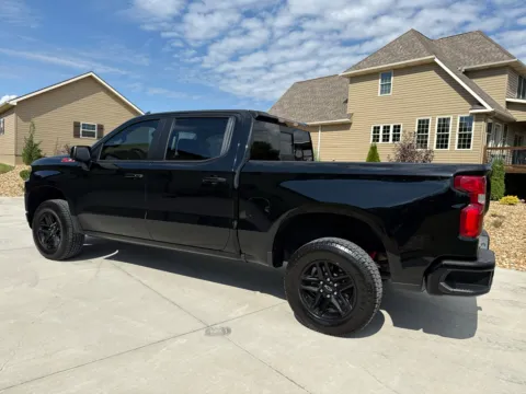 Another view of 2021 CHEVROLET SILVERADO 1500 LT TRAIL BOSS for sale in Clinton, MO at Banks Motors LLC