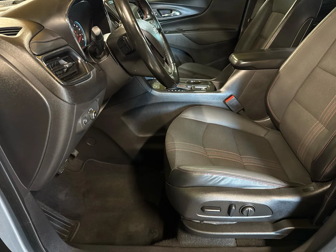 2023 Chevrolet Equinox RS - Photo 34