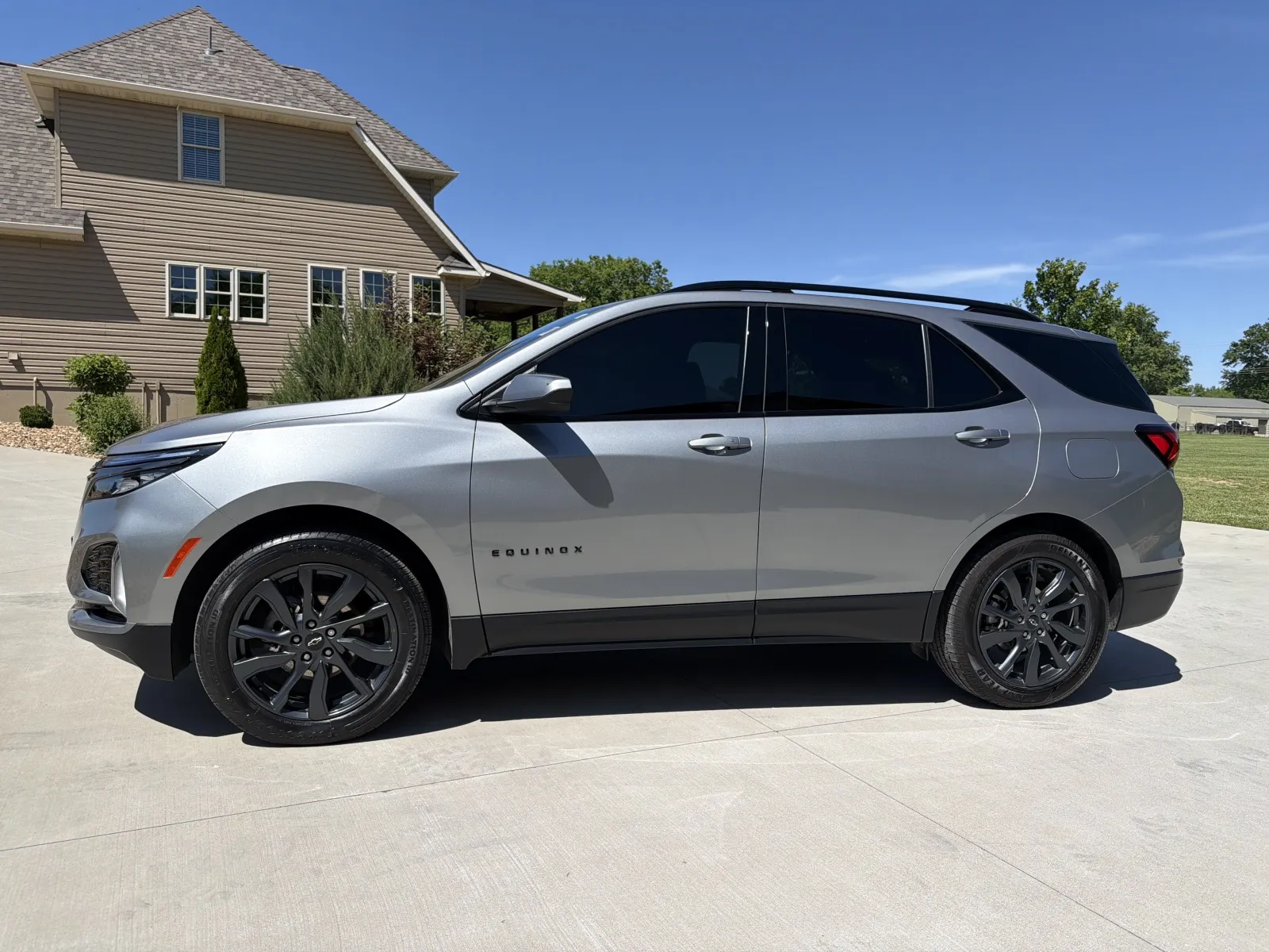 Photos of 2023 CHEVROLET EQUINOX RS for sale in Clinton, MO at Banks Motors LLC