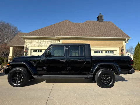 Photos of 2021 JEEP GLADIATOR SPORT for sale in Clinton, MO at Banks Motors LLC