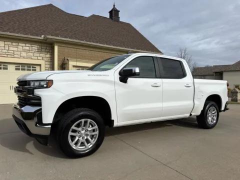 White 2020 CHEVROLET SILVERADO 1500 LT for sale in Clinton, MO