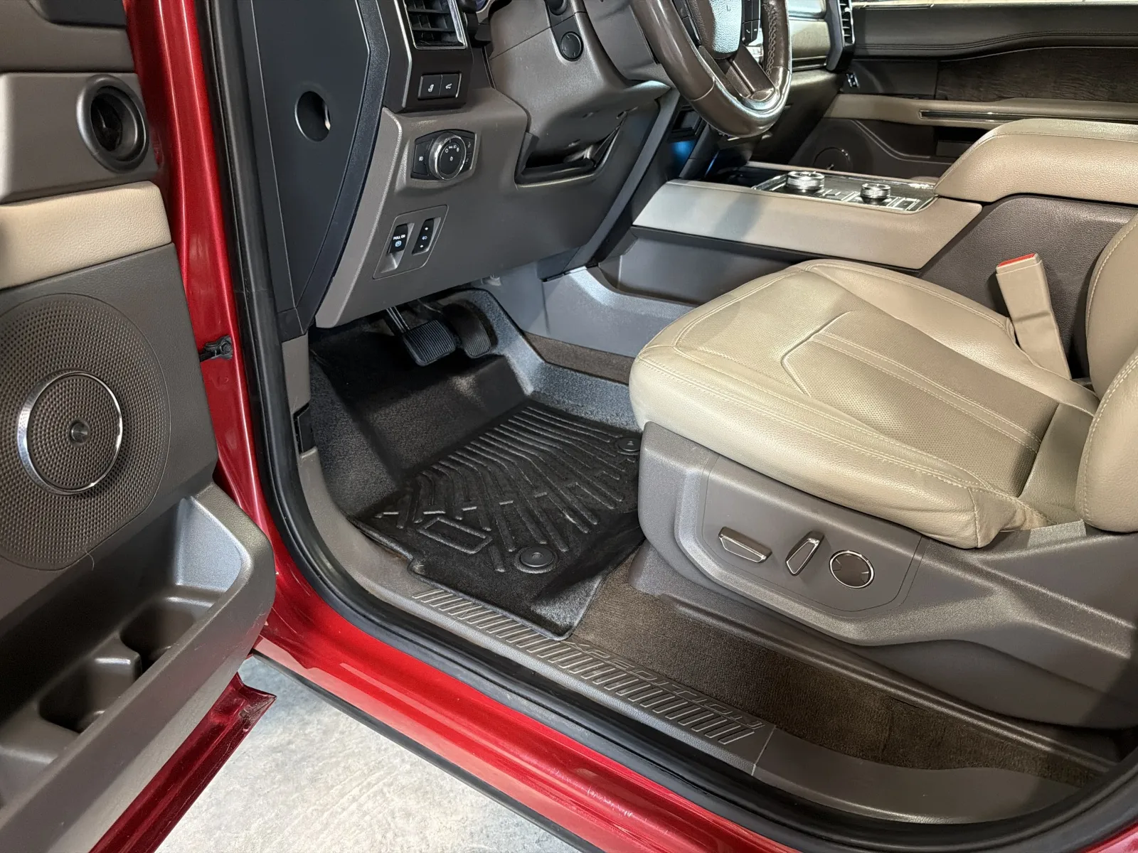 2021 Ford Expedition Limited - Photo 15