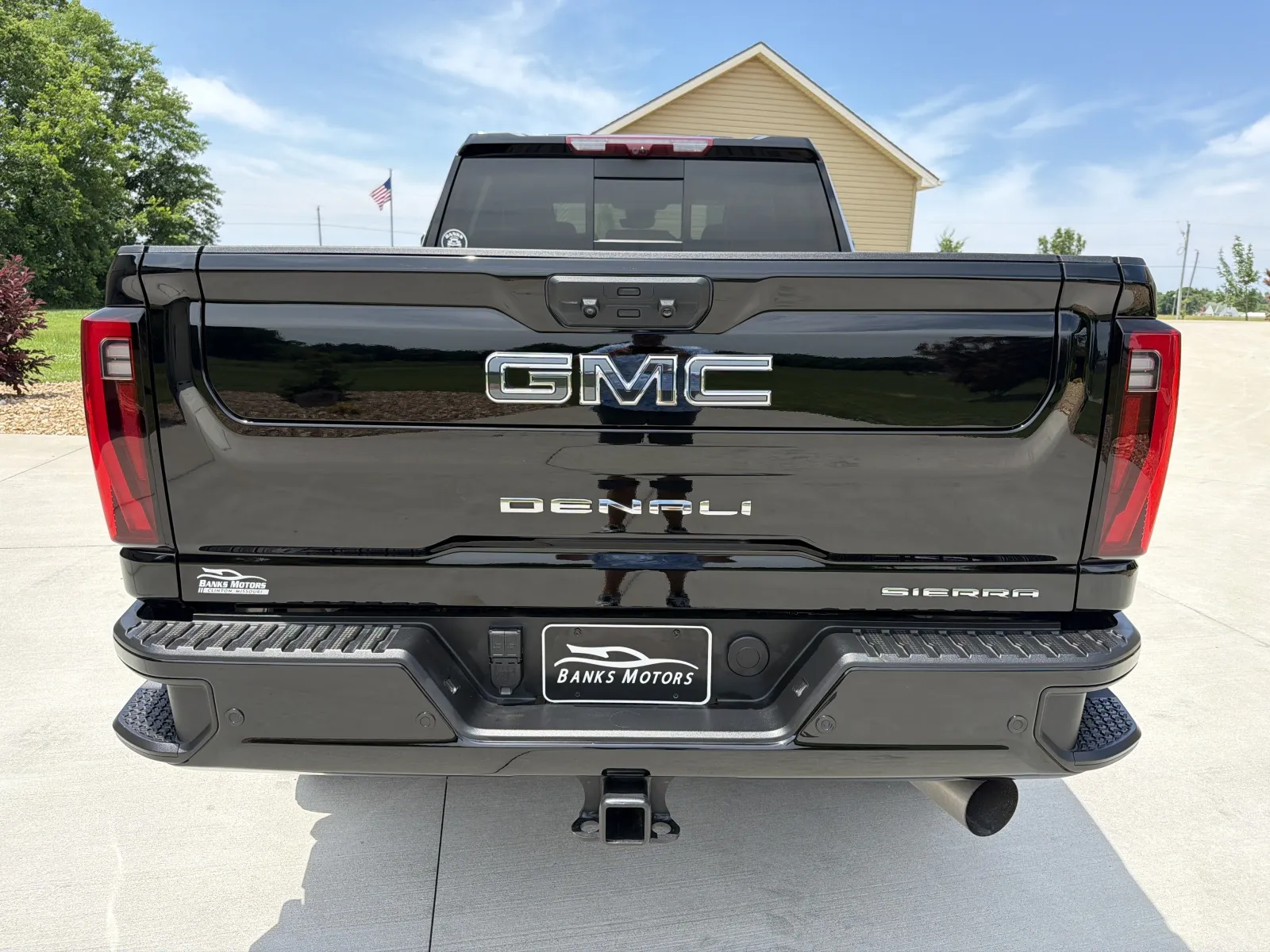 More photos of 2024 GMC Sierra 2500 HD Crew Cab Denali Ultimate Pickup 4D 6 1/2 ft at Banks Motors LLC, MO