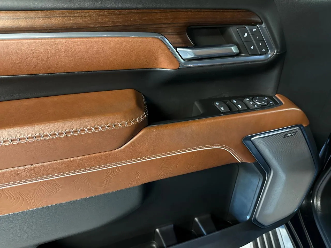 2024 GMC Sierra 2500HD Denali Ultimate - Photo 16