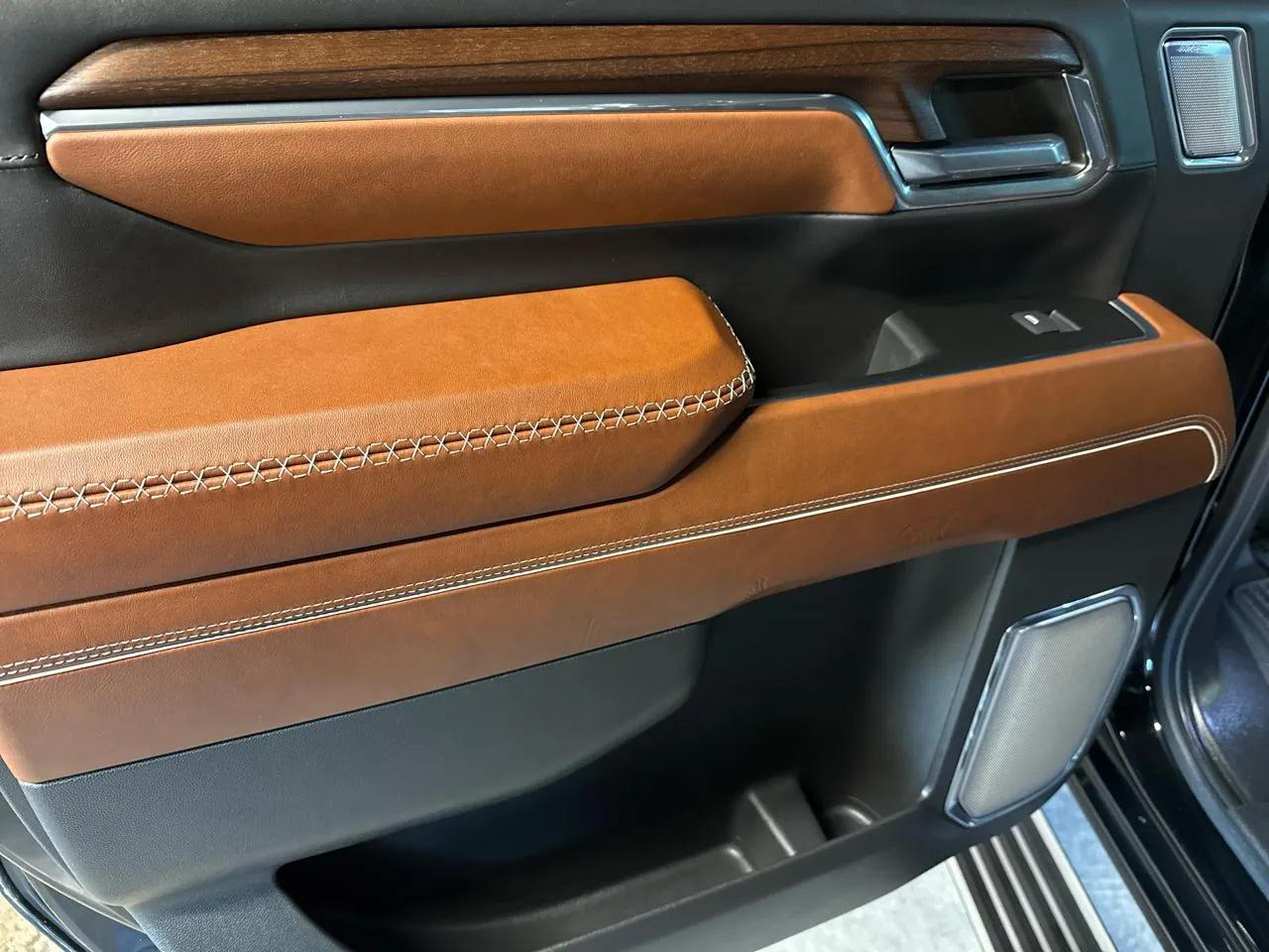 2024 GMC Sierra 2500HD Denali Ultimate - Photo 29