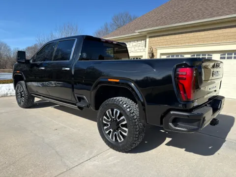 Another view of 2024 GMC SIERRA 2500 DENALI ULTIMATE for sale in Clinton, MO at Banks Motors LLC