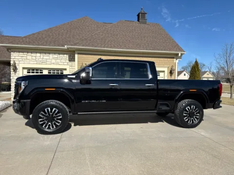 Photos of 2024 GMC SIERRA 2500 DENALI ULTIMATE for sale in Clinton, MO at Banks Motors LLC