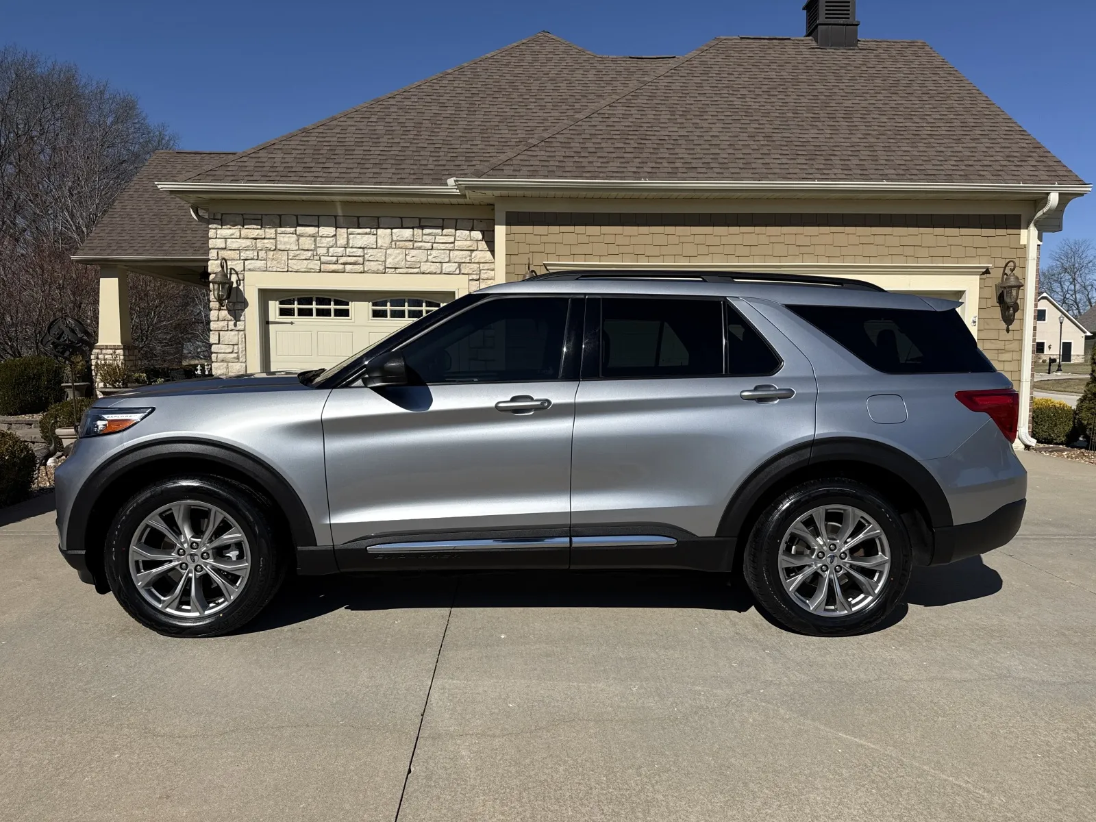 Photos of 2020 FORD EXPLORER XLT for sale in Clinton, MO at Banks Motors LLC