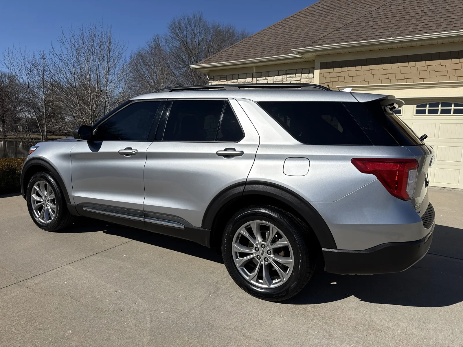 Another view of 2020 FORD EXPLORER XLT for sale in Clinton, MO at Banks Motors LLC