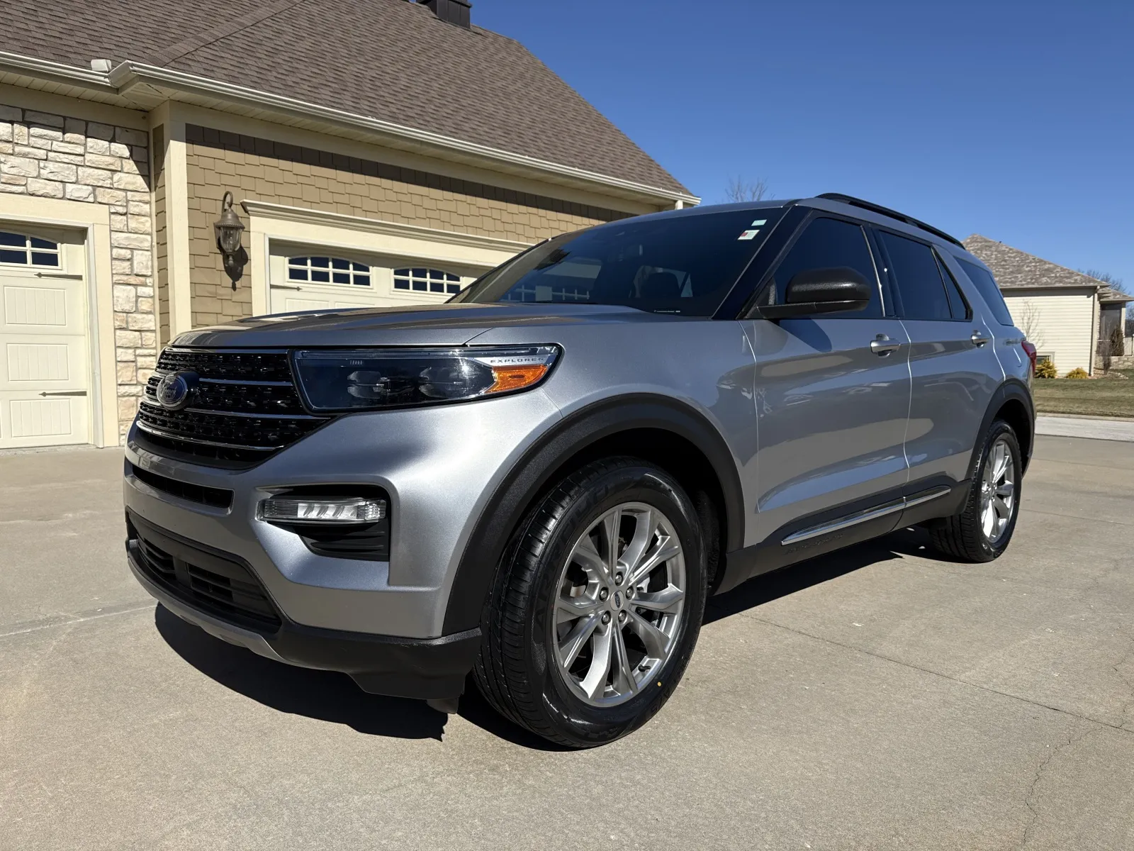 Silver 2020 FORD EXPLORER XLT for sale in Clinton, MO
