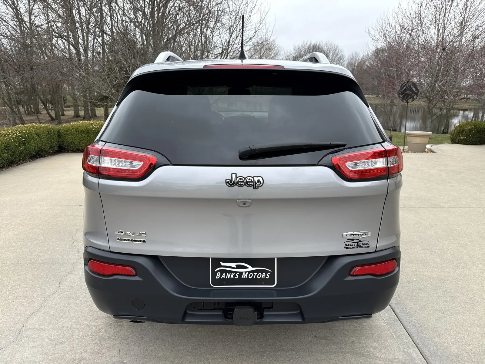 Another view of 2018 JEEP CHEROKEE LATITUDE PLUS for sale in Clinton, MO at Banks Motors LLC