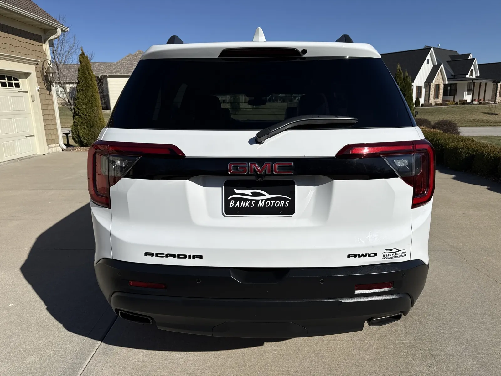 More photos of 2023 GMC ACADIA SLT at Banks Motors LLC, MO