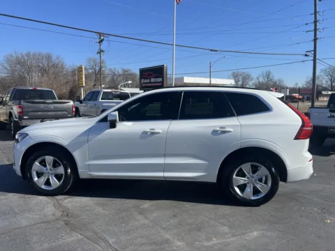 White 2022 VOLVO XC60 B5 MOMENTUM for sale in Clinton, MO