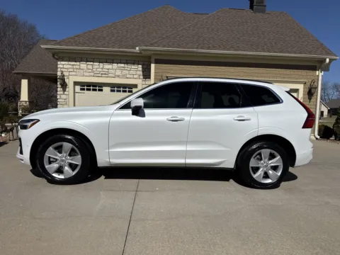 Photos of 2022 VOLVO XC60 B5 MOMENTUM for sale in Clinton, MO at Banks Motors LLC