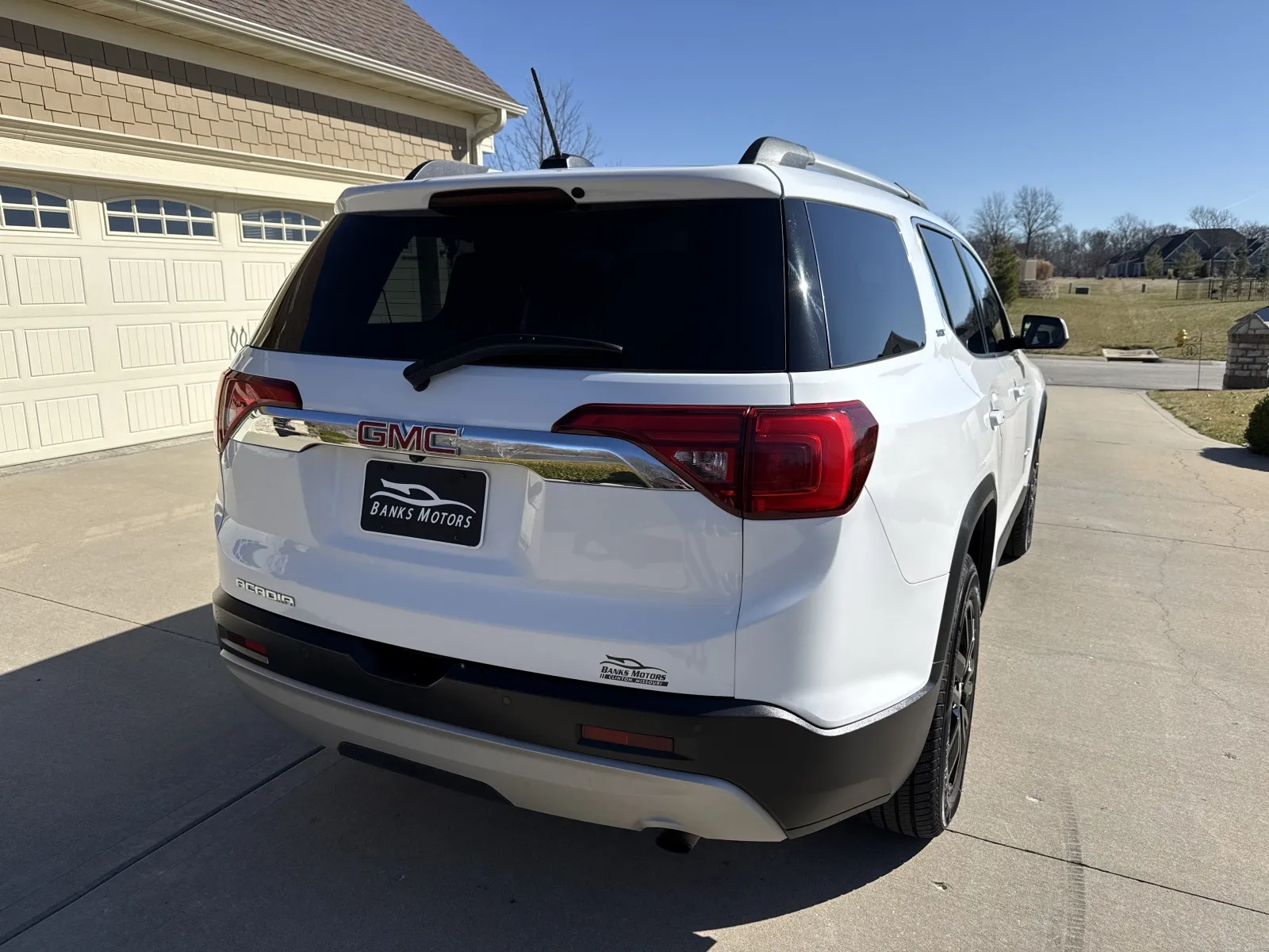 More photos of 2018 GMC ACADIA SLT-1 at Banks Motors LLC, MO