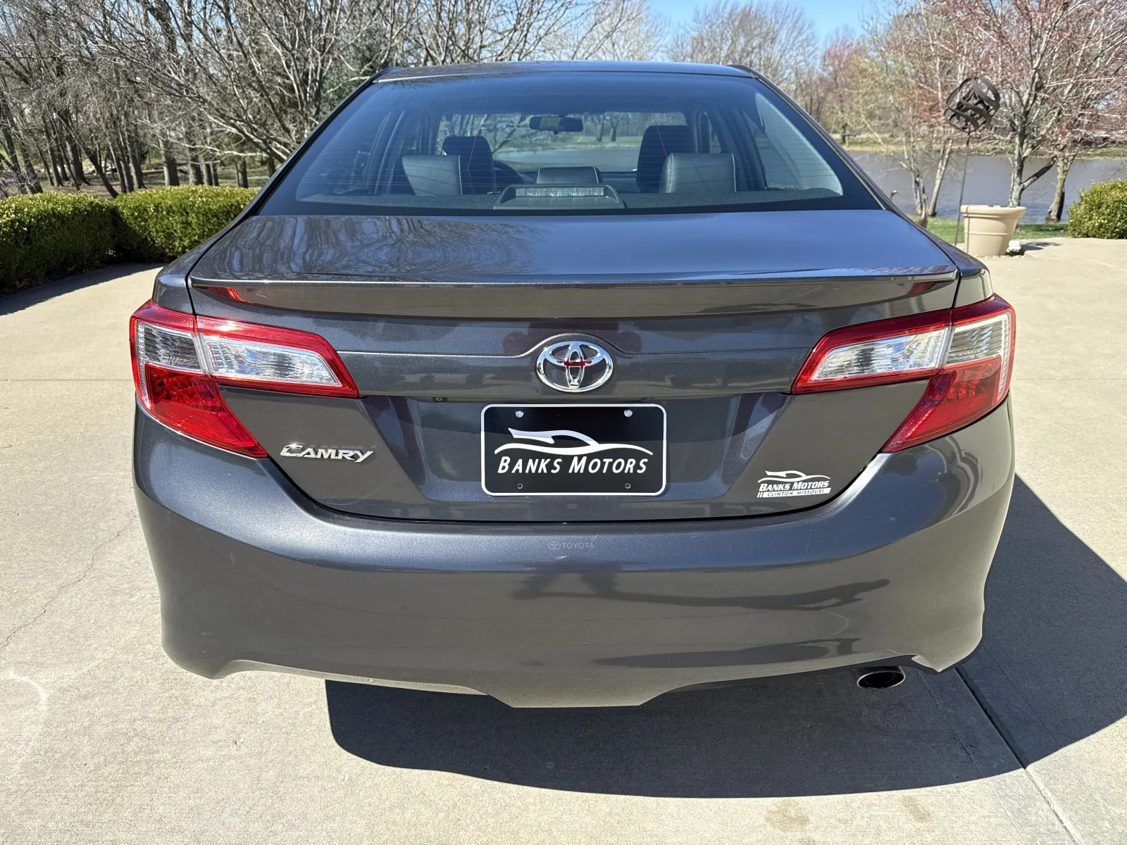 More photos of 2014 TOYOTA CAMRY SE at Banks Motors LLC, MO