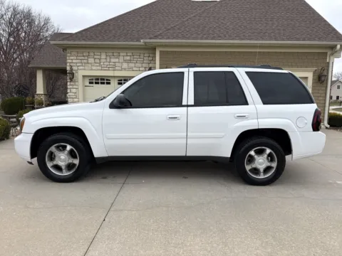 Photos of 2008 CHEVROLET TRAILBLAZER LS for sale in Clinton, MO at Banks Motors LLC