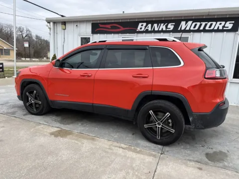 Another view of 2021 JEEP CHEROKEE LATITUDE LUX for sale in Clinton, MO at Banks Motors LLC
