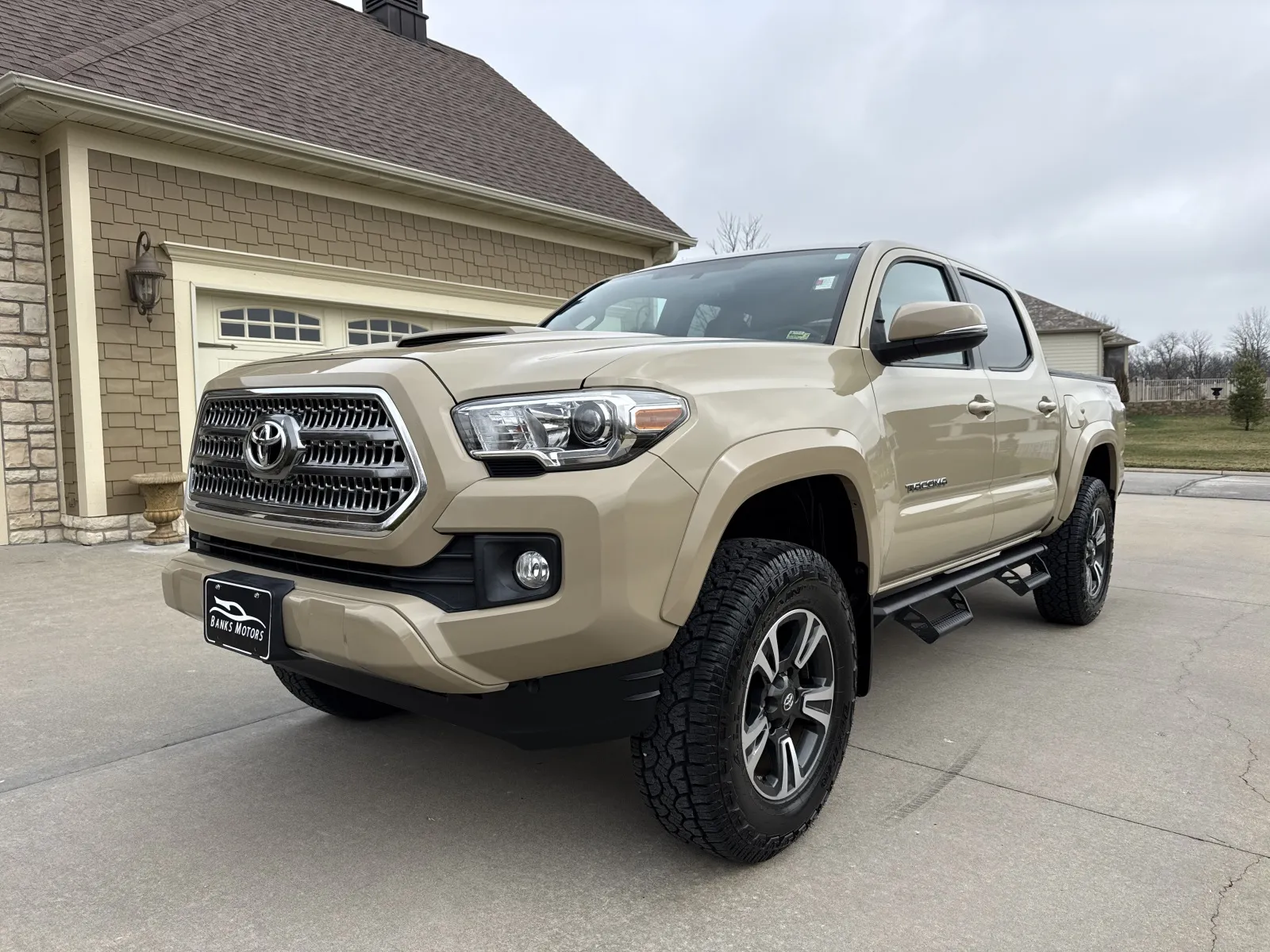 Brown 2017 TOYOTA TACOMA TRD DOUBLE CAB for sale in Clinton, MO