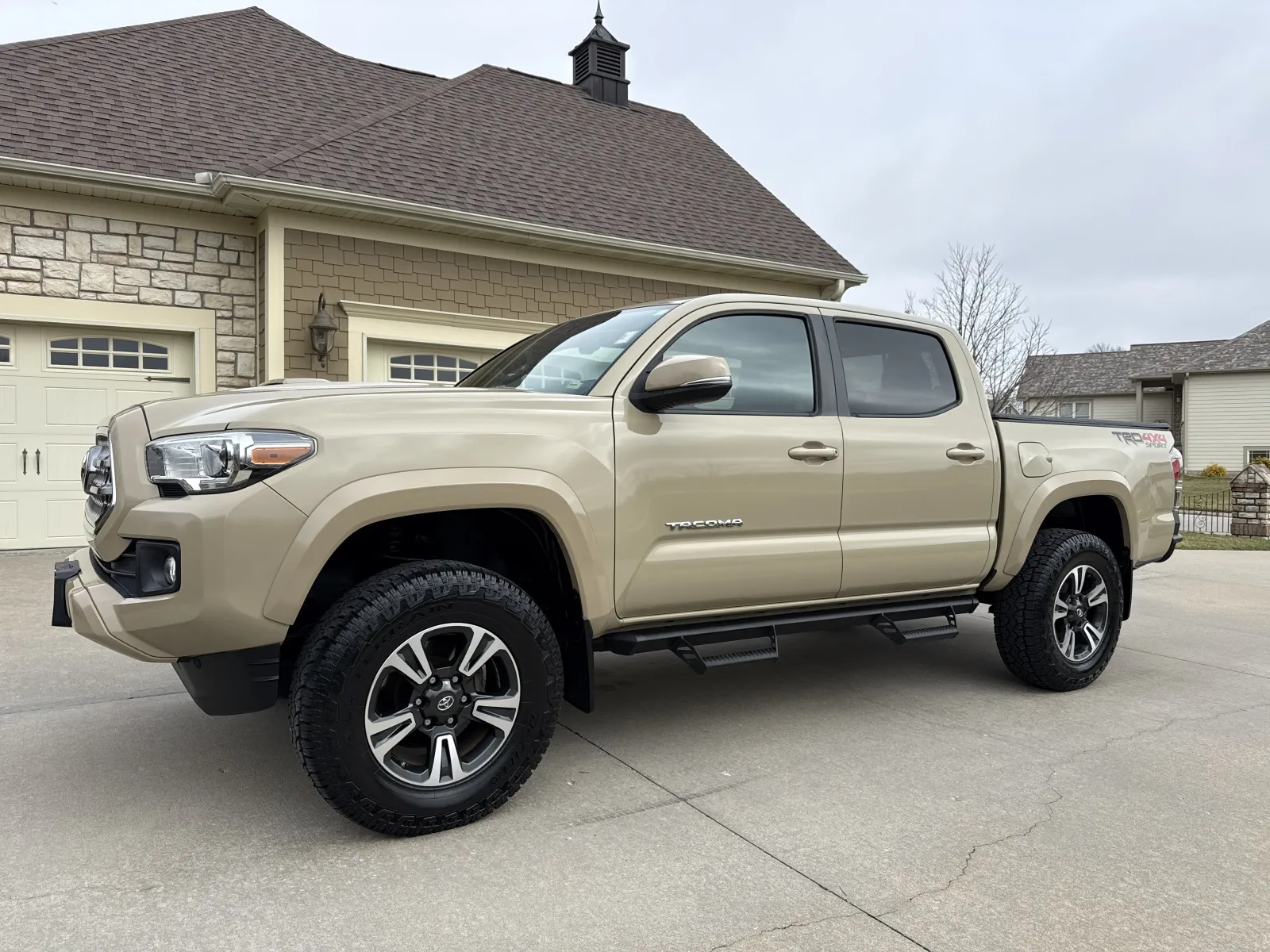 Brown 2017 TOYOTA TACOMA TRD DOUBLE CAB for sale in Clinton, MO