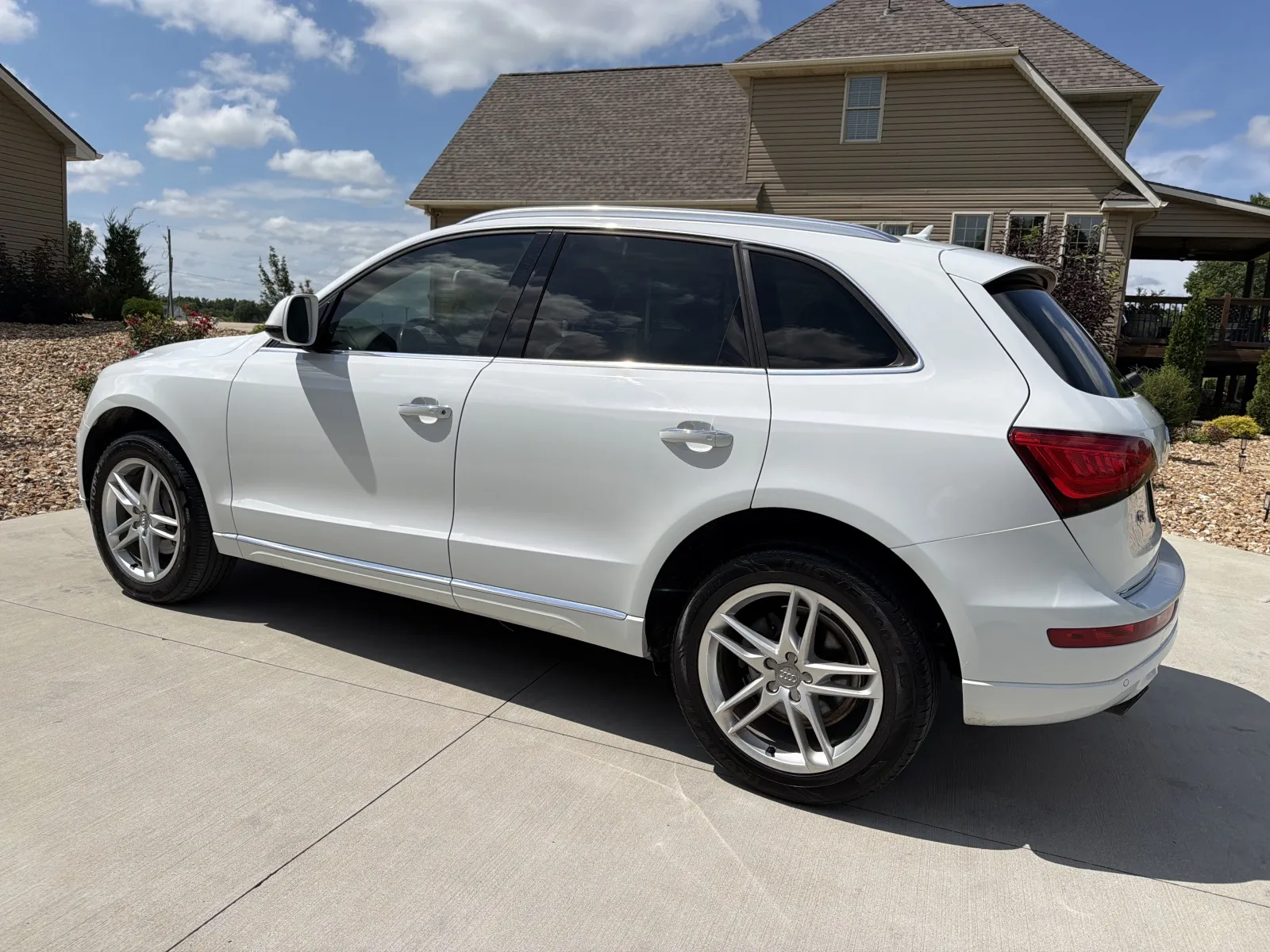 Another view of 2017 Audi Q5 2.0T Premium Plus Sport Utility 4D for sale in Clinton, MO at Banks Motors LLC