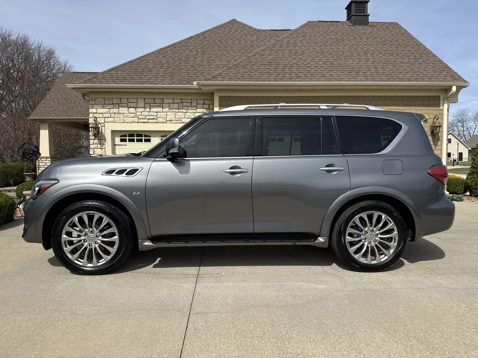 Photos of 2016 INFINITI QX80 for sale in Clinton, MO at Banks Motors LLC