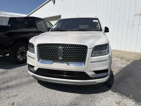 Photos of 2018 LINCOLN NAVIGATOR L RESERVE for sale in Clinton, MO at Banks Motors LLC