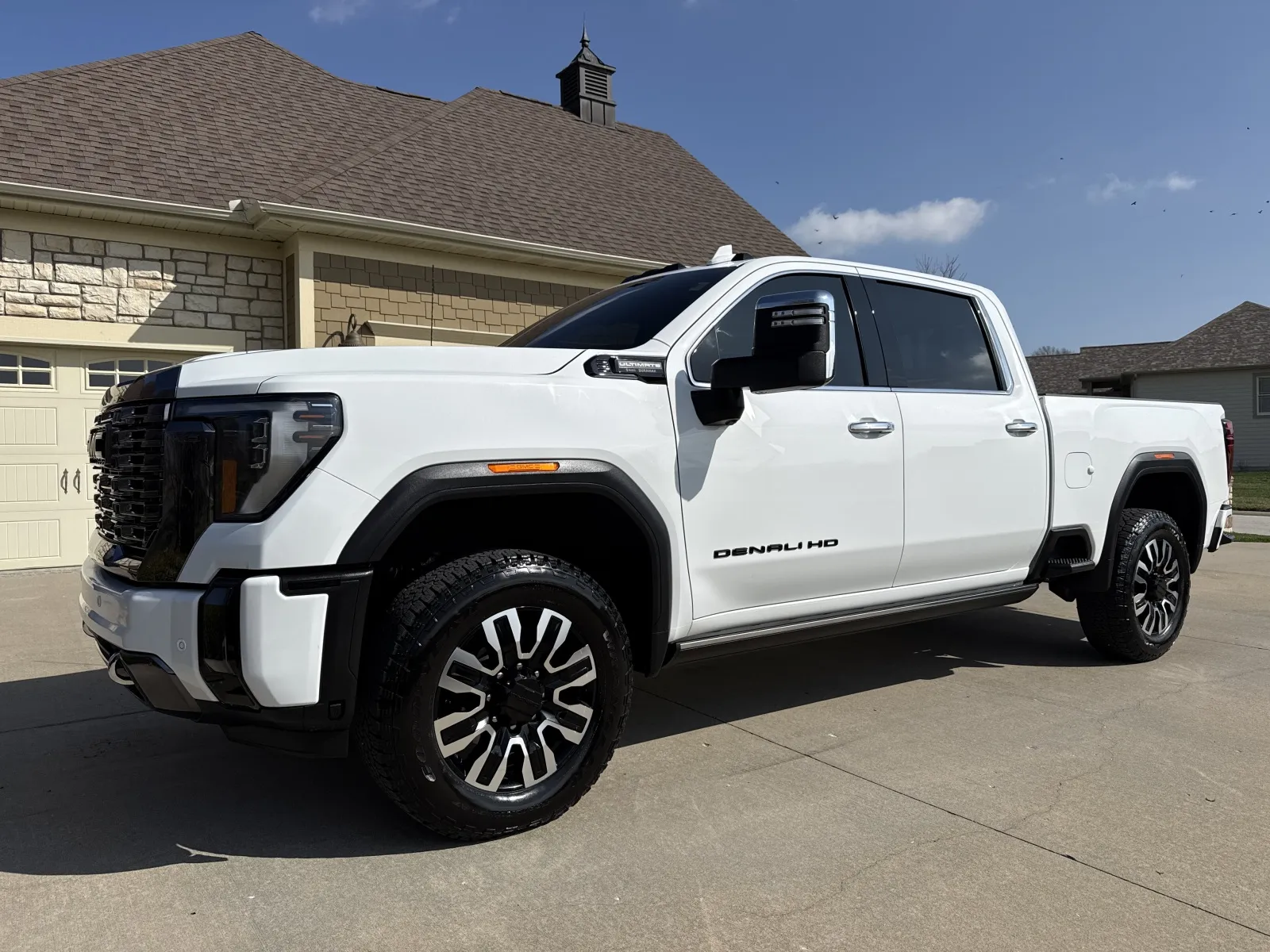 White 2024 GMC SIERRA 2500 DENALI ULTIMATE for sale in Clinton, MO