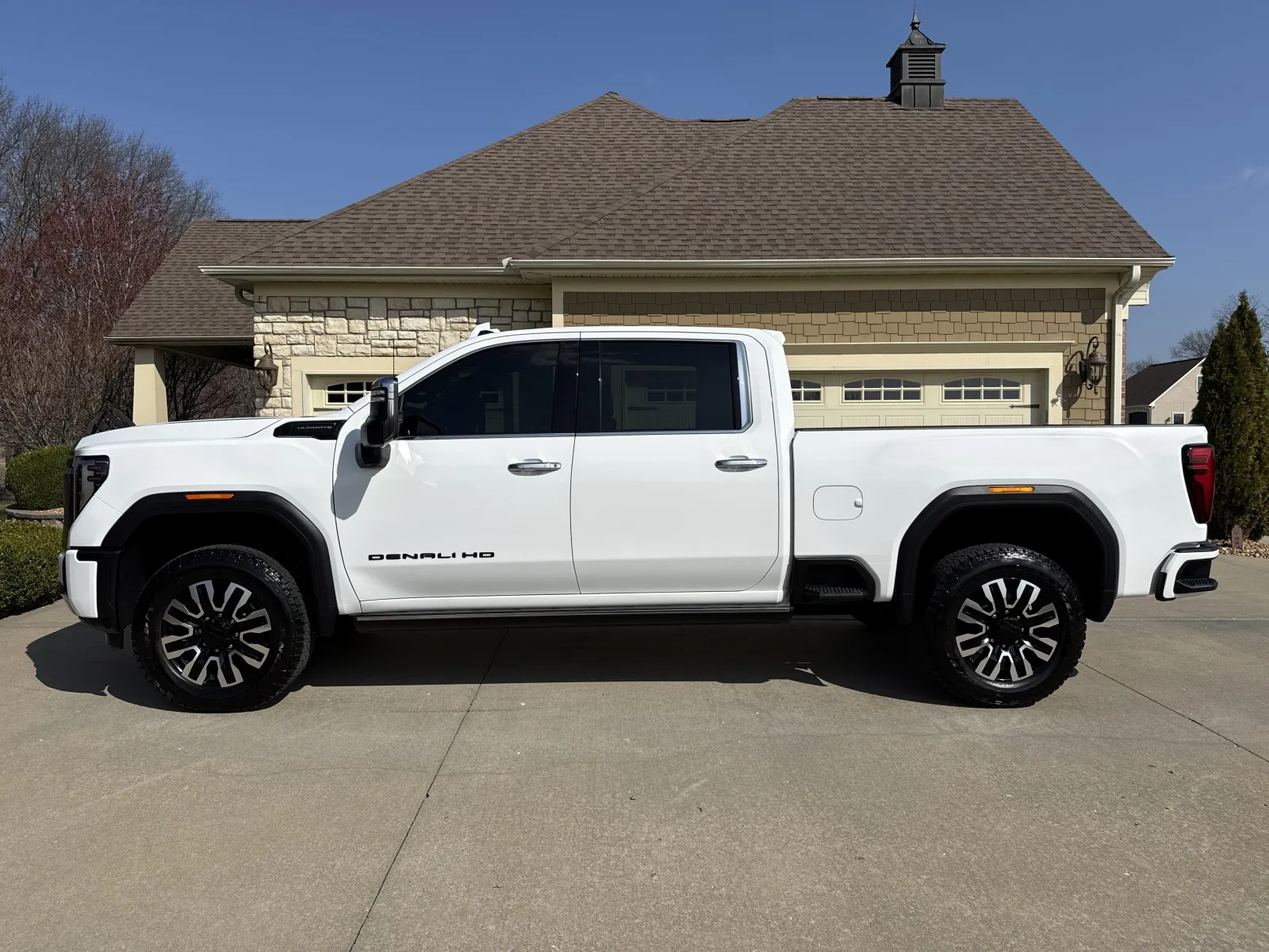 Photos of 2024 GMC SIERRA 2500 DENALI ULTIMATE for sale in Clinton, MO at Banks Motors LLC