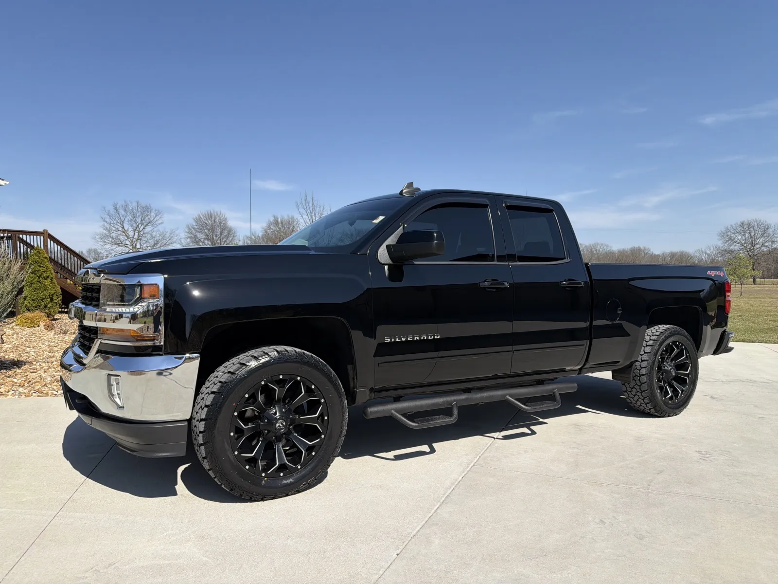 Black 2017 CHEVROLET SILVERADO 1500 LT for sale in Clinton, MO